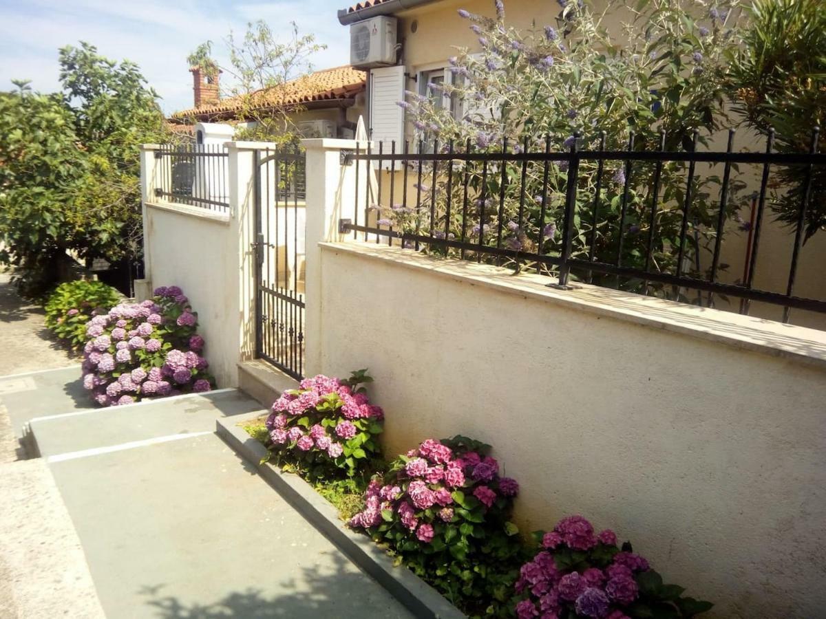 Apartman Vida Pula Exterior foto
